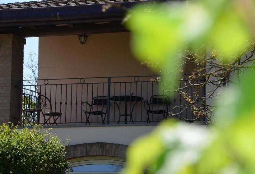 مبيت وإفطار Cascina Folletto