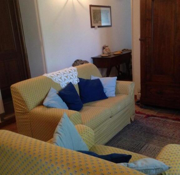 مبيت وإفطار Cascina Folletto