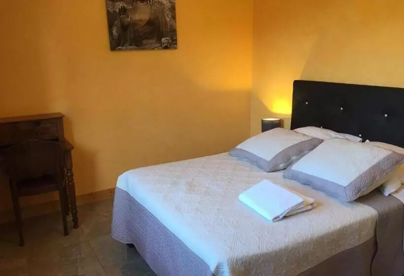 ベッドアンドブレックファースト Chambres D'hôtes Du Plessis