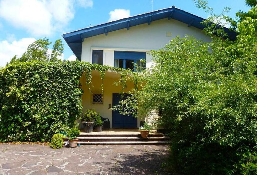 ベッドアンドブレックファースト Les Eaux Qui Rient