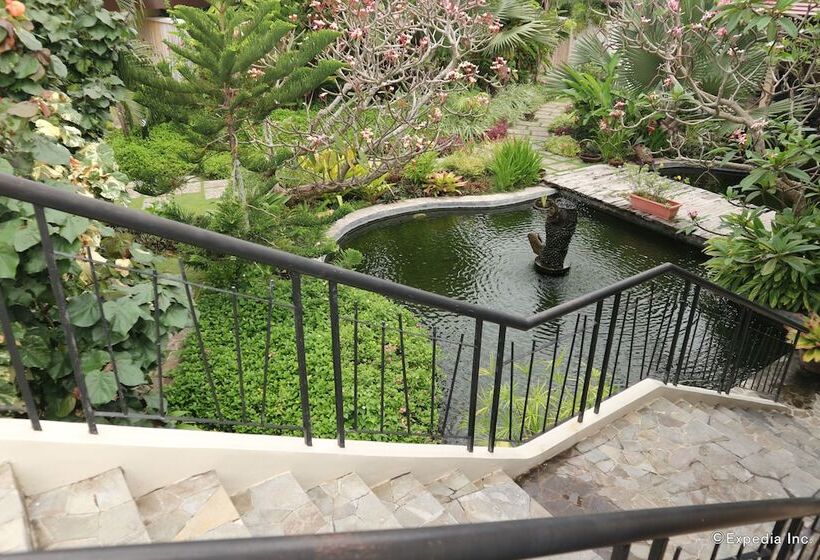 Bravo Resorts  Munting Paraiso