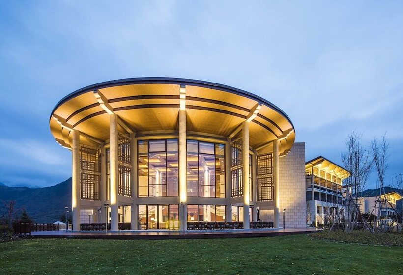 בית מלון כפרי Banyan Tree Jiuzhaigou