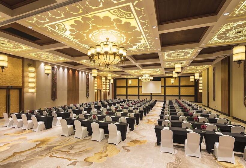 בית מלון כפרי Banyan Tree Jiuzhaigou