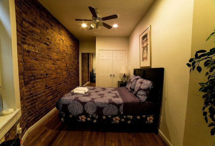 Renovated 2 Br Central Park