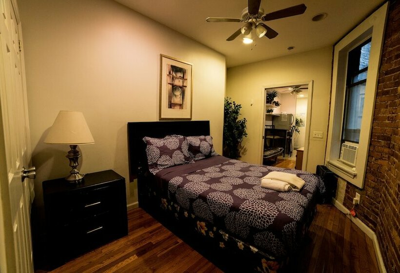 Renovated 2 Br Central Park