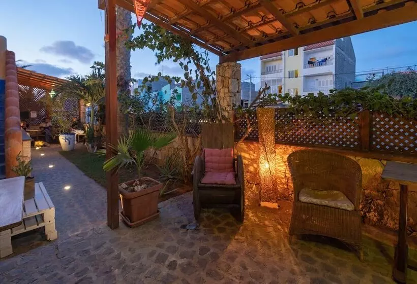 Sakaroule Bed & Breakfast