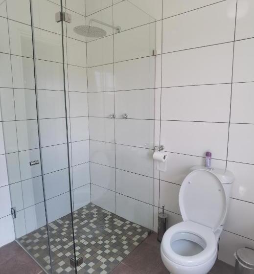 Bed & Breakfast Random Harvest Country Cottages