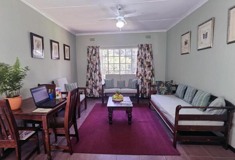 Bed & Breakfast Random Harvest Country Cottages