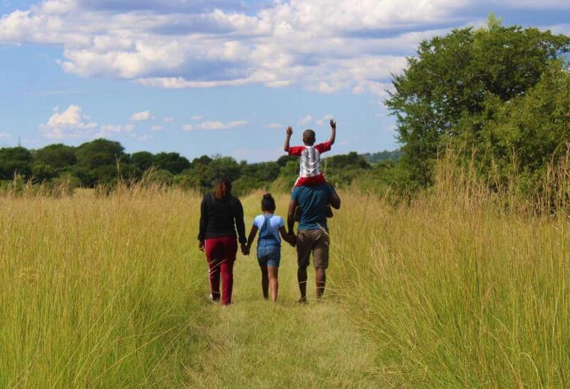 Bed & Breakfast Random Harvest Country Cottages