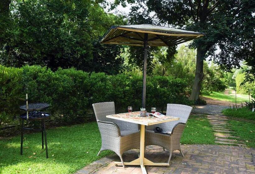 Bed & Breakfast Random Harvest Country Cottages