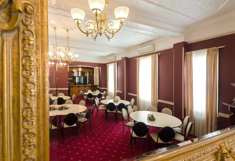 Criterion Hotel Warwick