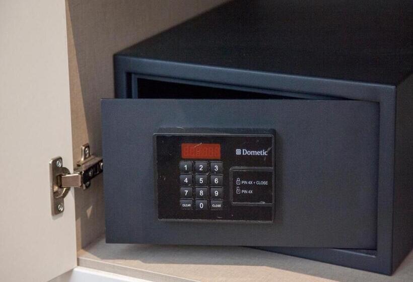 Flats Friends Soho Suites