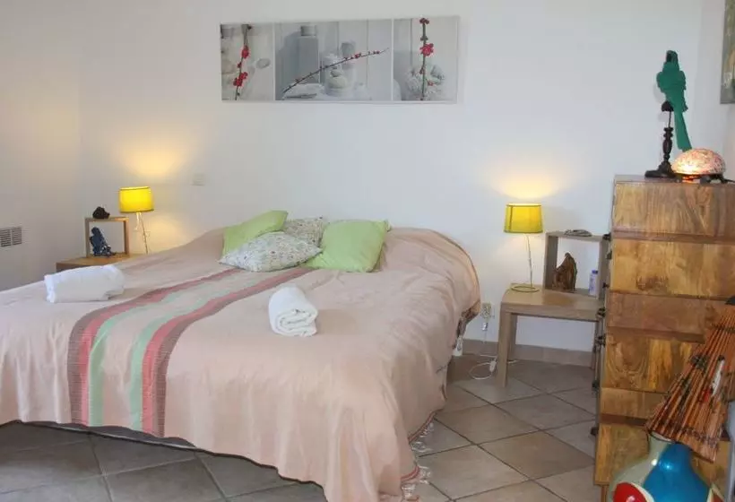 La Villa Acacia