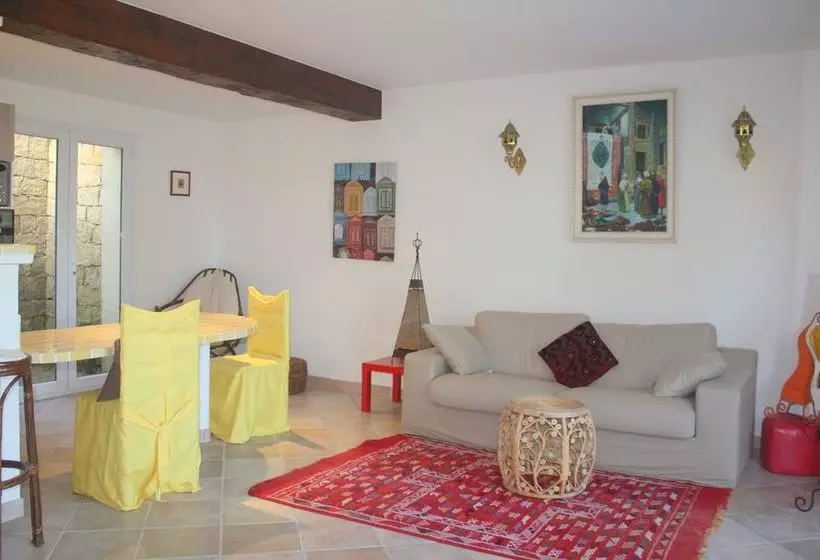 La Villa Acacia