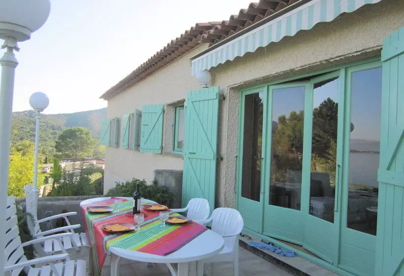 La Villa Acacia