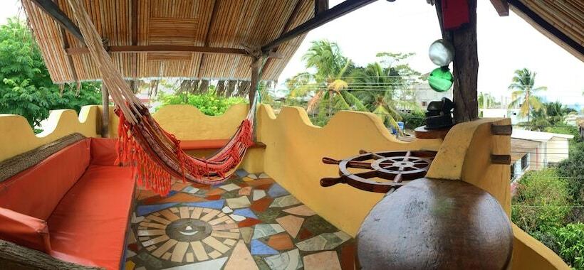 簡易ホテル Lonesome George Ecolodge