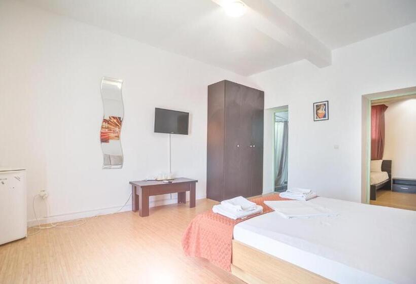 Hostel Cazino Nord Rooms