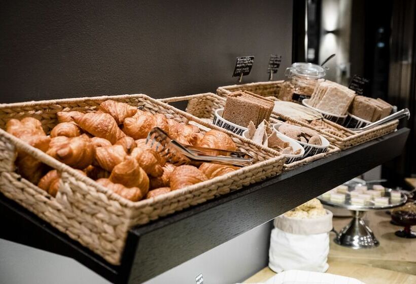 בית מלון כפרי F6