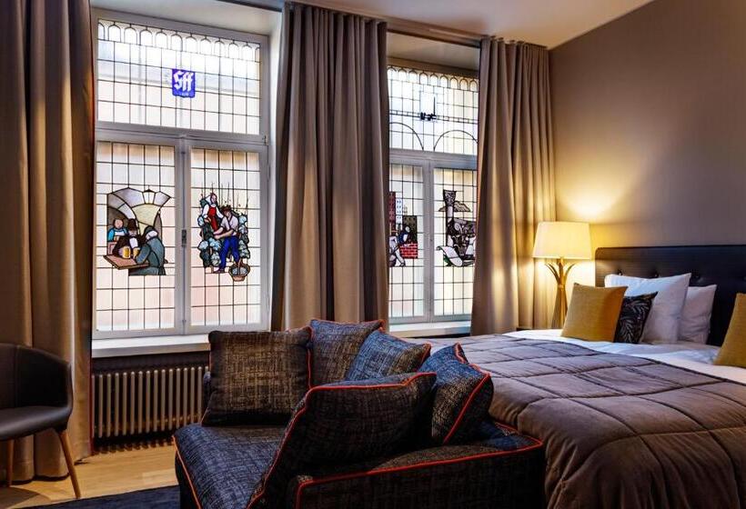 בית מלון כפרי F6