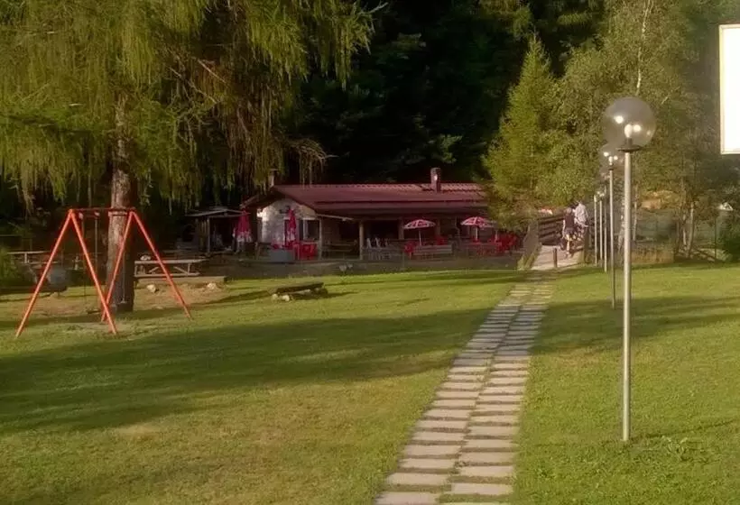 ホテル Garni La Genziana