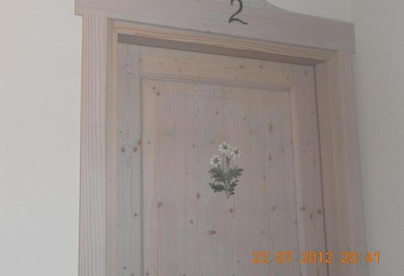 Отель Garni La Genziana