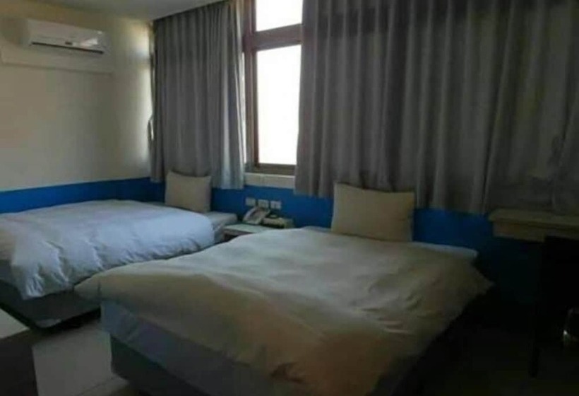 هتل Happy Holiday