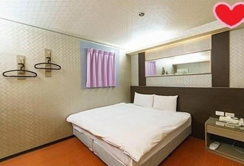 هتل Happy Holiday