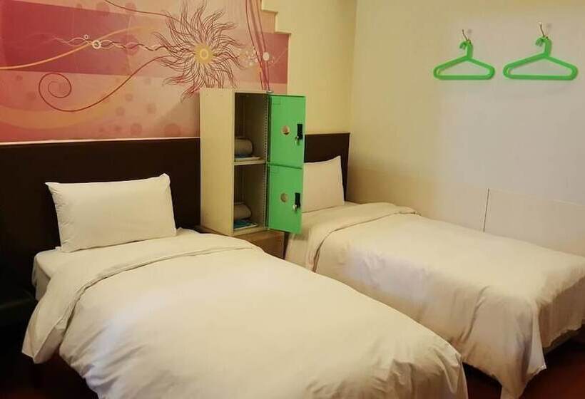 هتل Happy Holiday