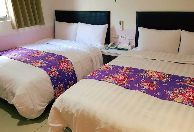 هتل Happy Holiday