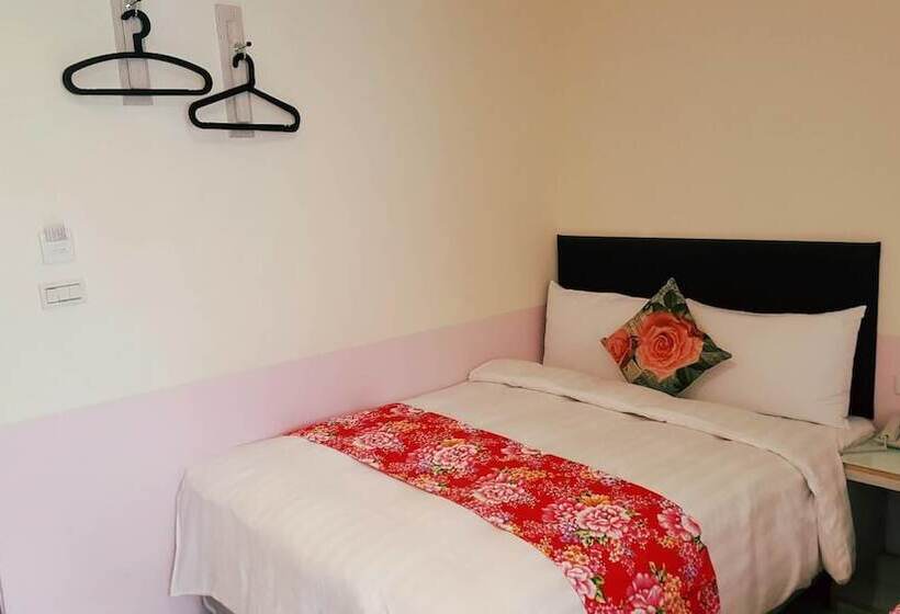 هتل Happy Holiday