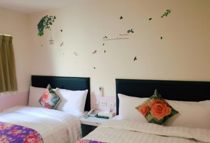 هتل Happy Holiday