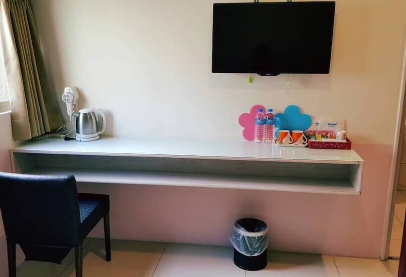 هتل Happy Holiday