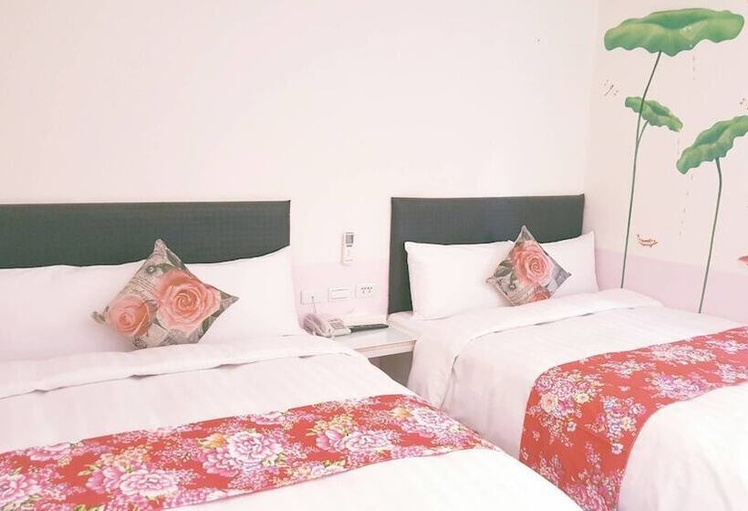 هتل Happy Holiday