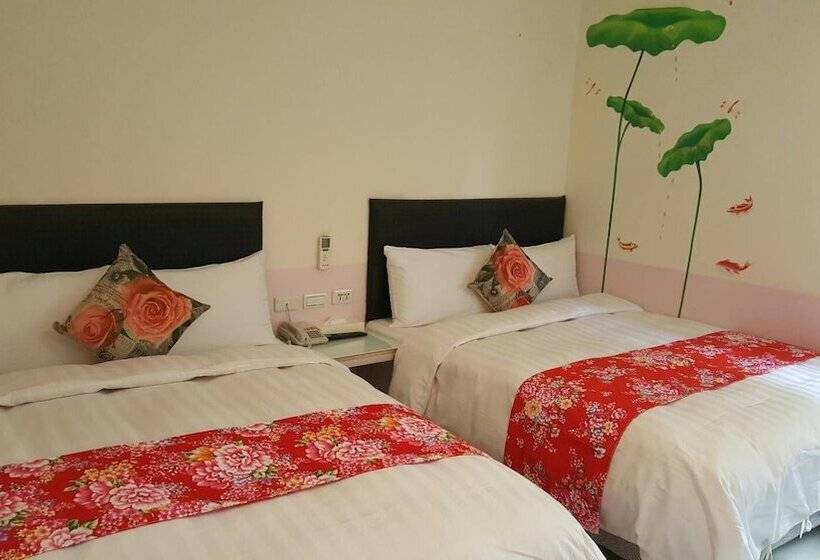 هتل Happy Holiday