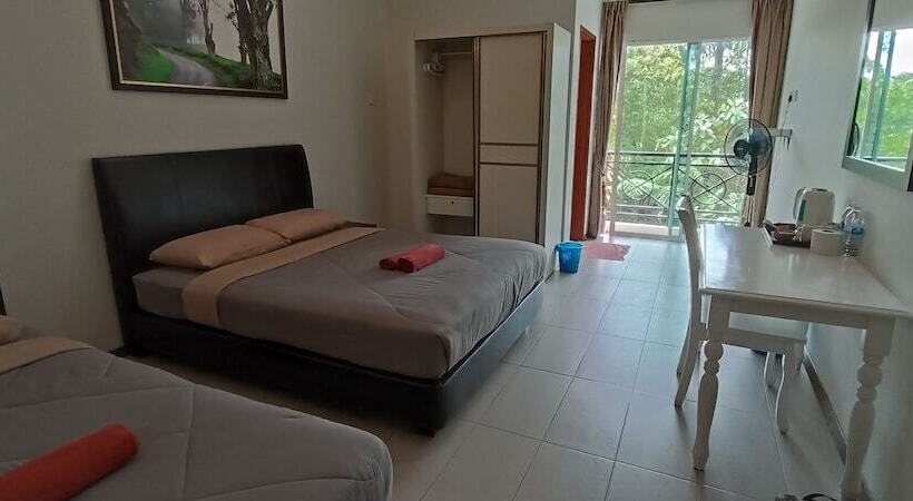 בית מלון כפרי Rovers Inn Guesthouse Age 11 And Above Only