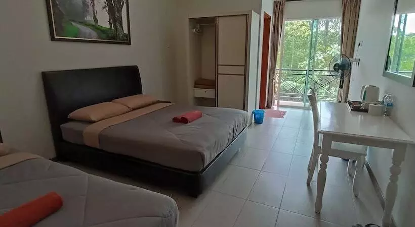 ホテル Rovers Inn Guesthouse   Age 11 And Above Only