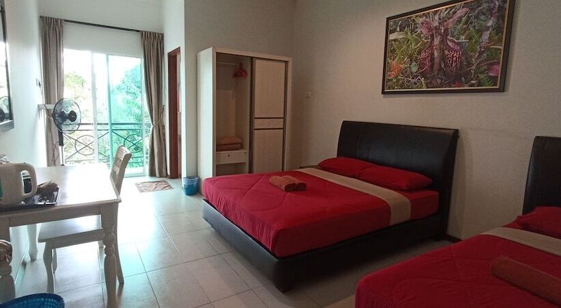 בית מלון כפרי Rovers Inn Guesthouse Age 11 And Above Only