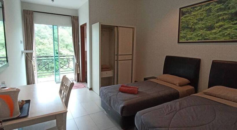 בית מלון כפרי Rovers Inn Guesthouse Age 11 And Above Only