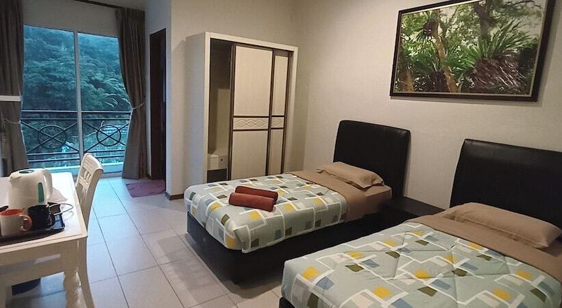 בית מלון כפרי Rovers Inn Guesthouse Age 11 And Above Only