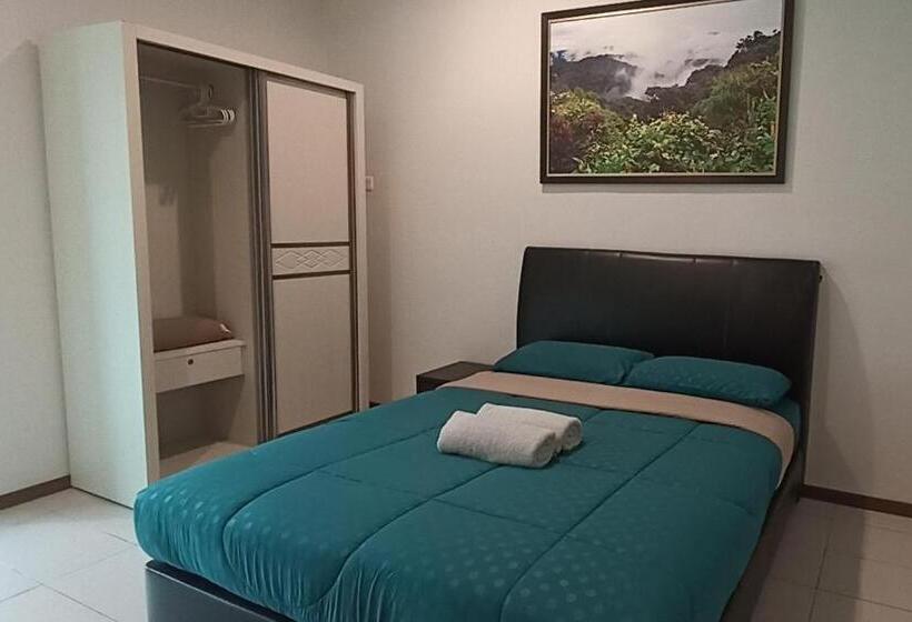 בית מלון כפרי Rovers Inn Guesthouse Age 11 And Above Only