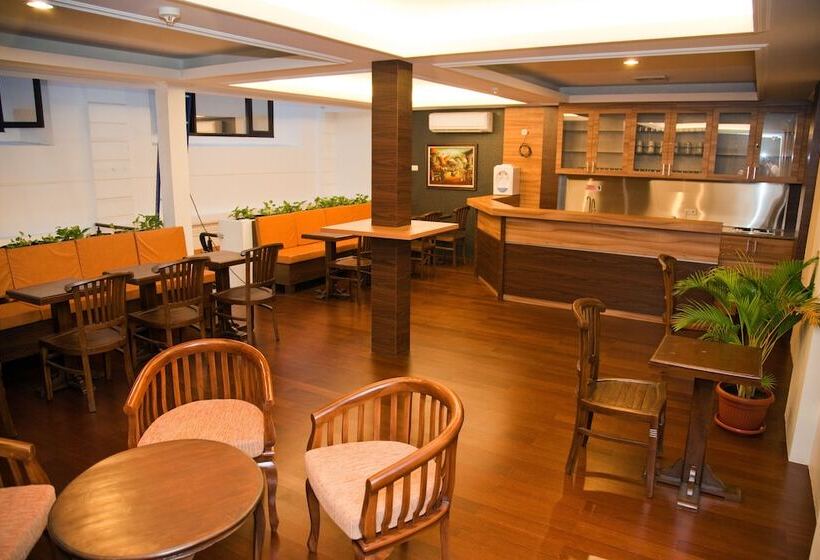 فندق Rumah Shinta