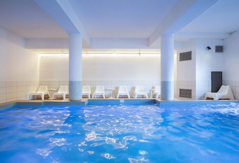 Отель Sowell Family Valfréjus