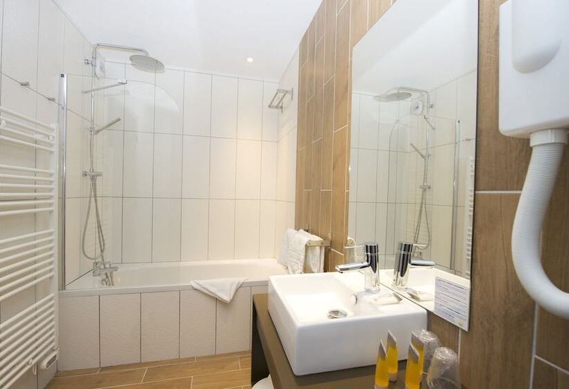 Отель Sowell Family Valfréjus