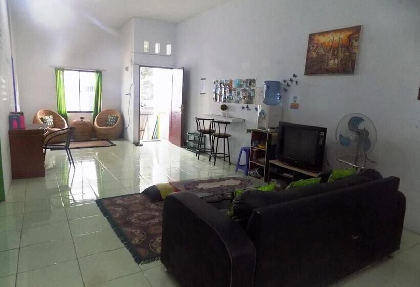 פנסיון Amelia 2 Guest House