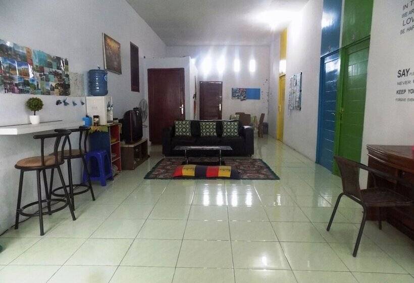 פנסיון Amelia 2 Guest House