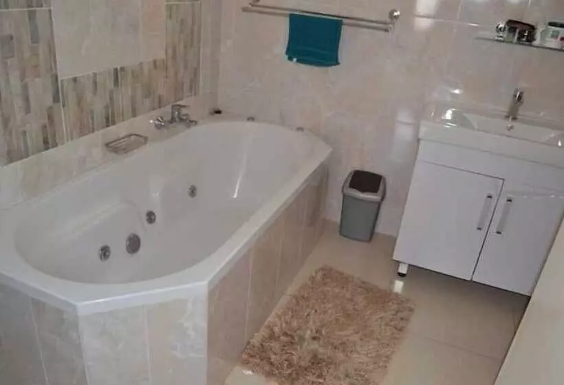 پانسیون Ebuhleni Guest Lodge