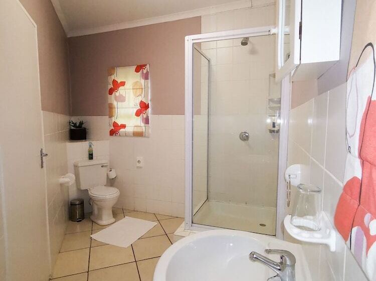 ペンション Loerie Guesthouse