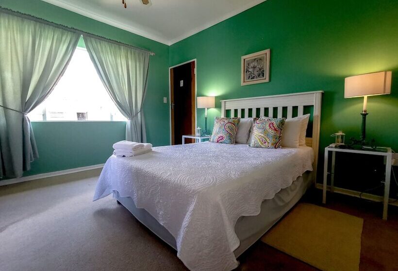 ペンション Loerie Guesthouse