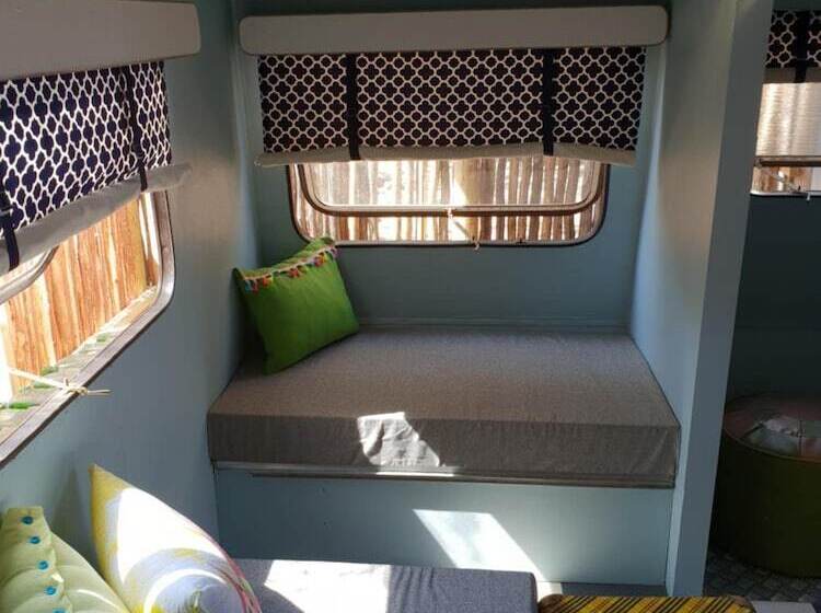 הוסטל Oasis Shanti Backpackers