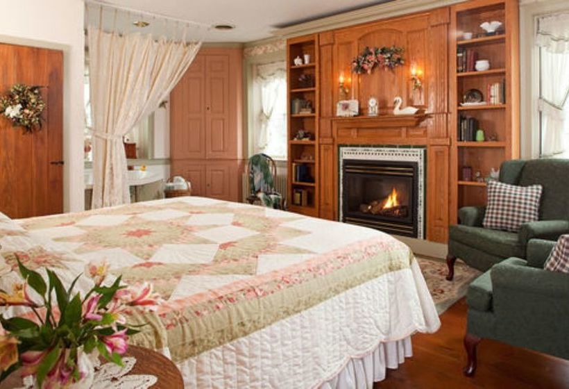 Country Hearth Bed & Breakfast
